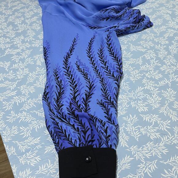 Bob Mackie Art To Wear Womens Sz XL 100% Silk Blue and Black Button Down Top - Picture 6 of 15